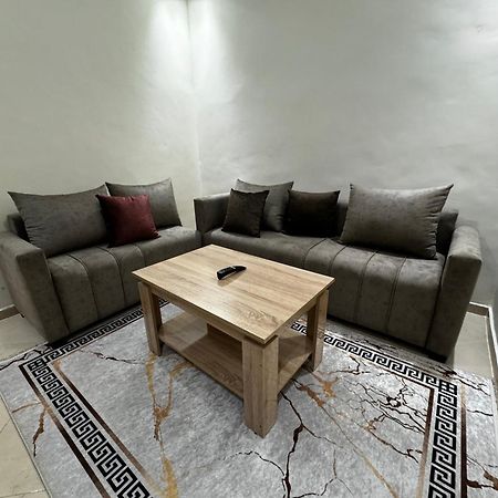 Appartement Spacieux Et Calme A Proximite De La Mer Et La Gare Agdal Rabat Exterior foto