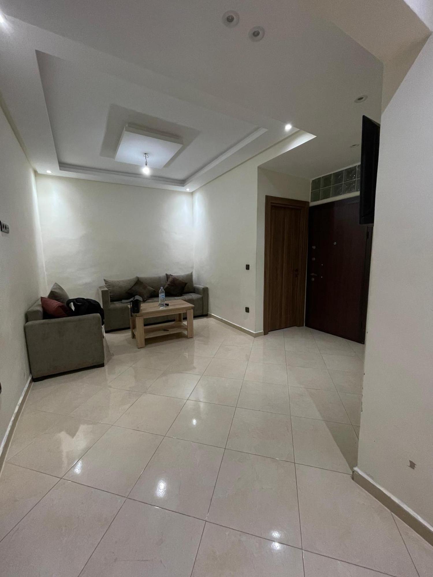 Appartement Spacieux Et Calme A Proximite De La Mer Et La Gare Agdal Rabat Exterior foto
